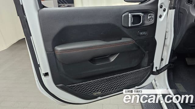 Jeep Wrangler 2021 — Photo 15/30