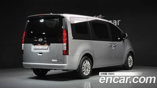 Hyundai Staria 2026 — Фото 1/20