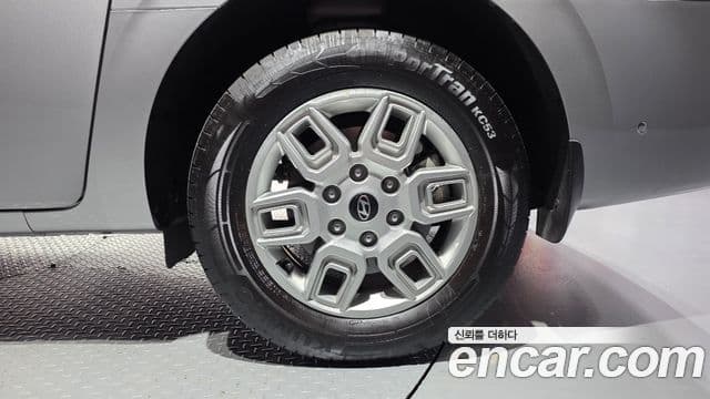 Hyundai Staria 2026 — Şəkil 28/33