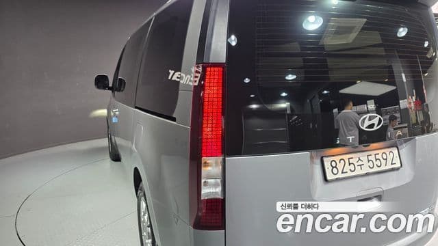 Hyundai Staria 2026 — Şəkil 31/33