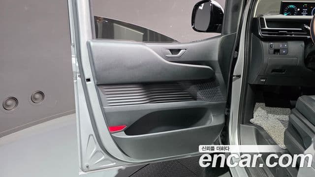 Hyundai Staria 2026 — Şəkil 29/33