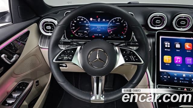 Mercedes-Benz C-Class 2025 — Photo 9/38