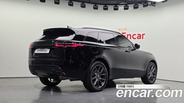 Land Rover Range Rover Velar 2025 — Photo 16/20