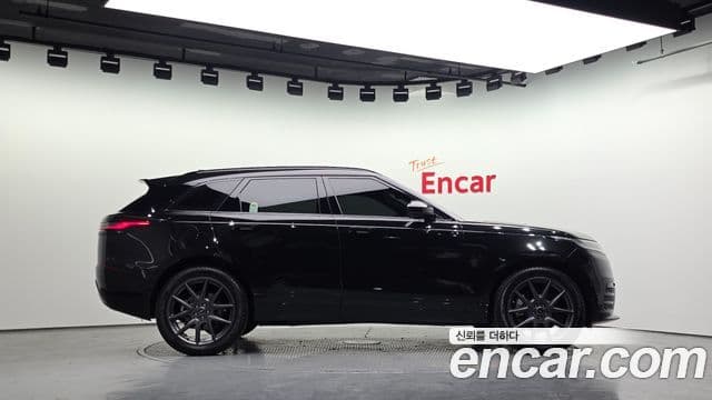 Land Rover Range Rover Velar 2025 — Photo 2/20