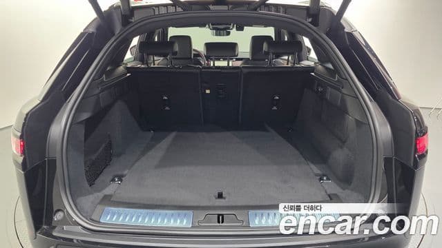 Land Rover Range Rover Velar 2025 — Photo 14/20