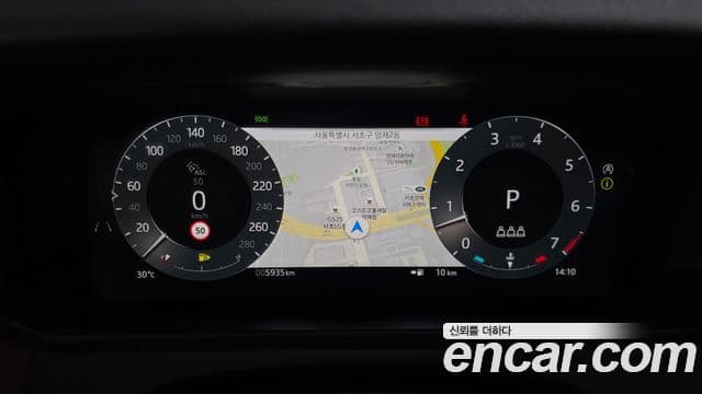 Land Rover Range Rover Velar 2025 — Photo 18/20