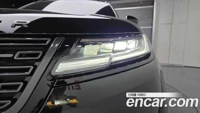 Land Rover Range Rover Velar 2025 — Photo 11/20