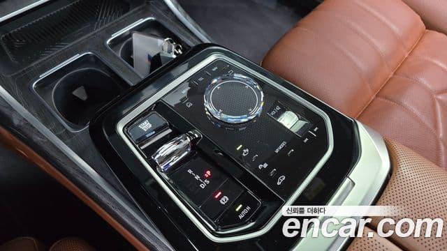 BMW 7 Series 2024 — Photo 18/20