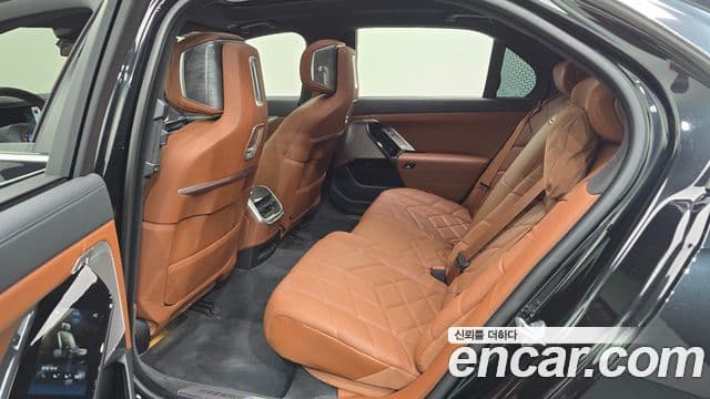 BMW 7 Series 2024 — Photo 3/20