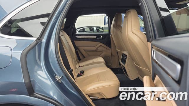 Porsche Cayenne 2019 — Photo 11/20