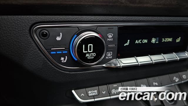 Audi Q5 2023 — ფოტო 8/33