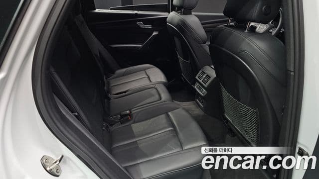 Audi Q5 2023 — ფოტო 21/33