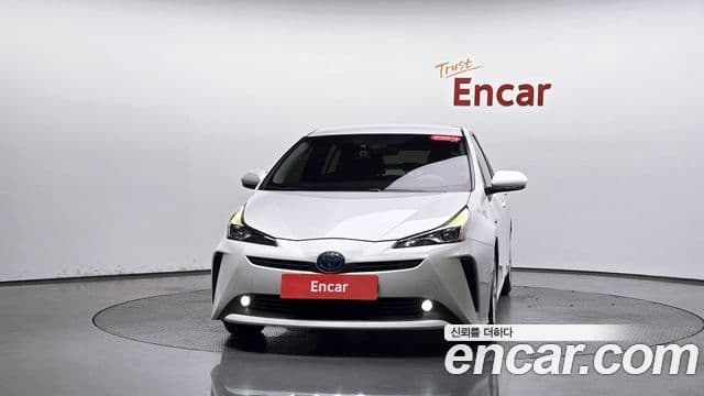 Toyota Prius 2021 — ფოტო 23/30