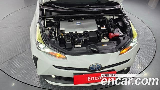 Toyota Prius 2021 — ფოტო 25/30
