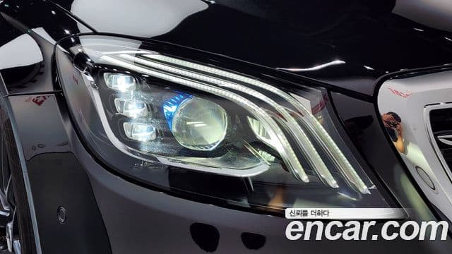Mercedes-Benz S-Class 2020 — Photo 15/38