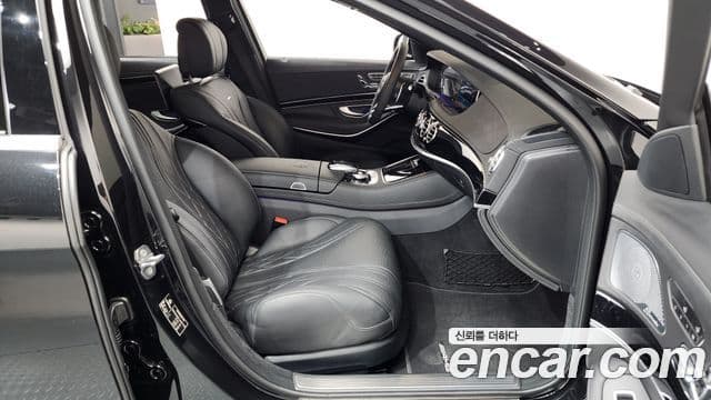 Mercedes-Benz S-Class 2020 — Photo 10/38