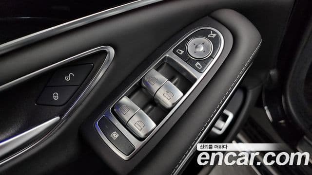 Mercedes-Benz S-Class 2020 — Photo 33/38