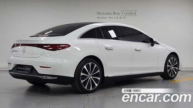 Mercedes-Benz EQE 2022 — ფოტო 10/20