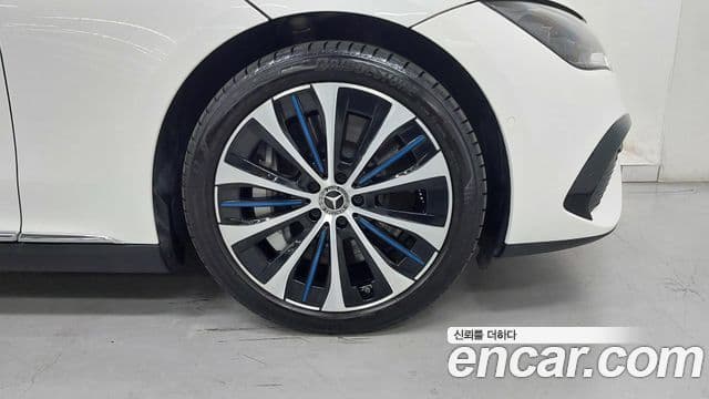 Mercedes-Benz EQE 2022 — ფოტო 2/20