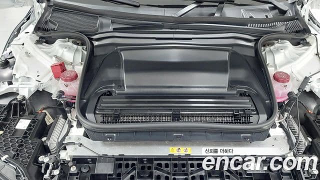 Mercedes-Benz EQE 2022 — ფოტო 11/20