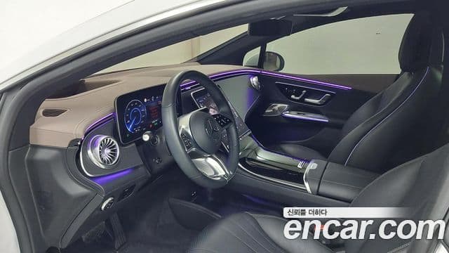 Mercedes-Benz EQE 2022 — ფოტო 5/20