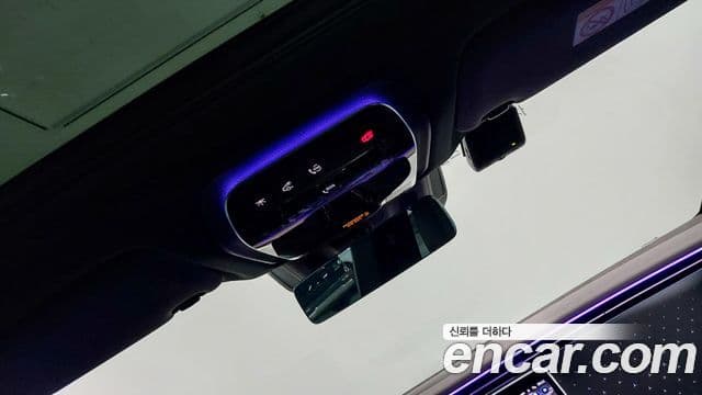 Mercedes-Benz EQE 2022 — ფოტო 17/20
