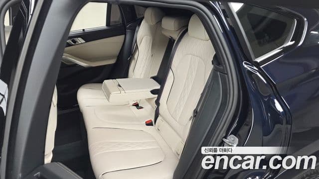 BMW X6 2025 — Photo 32/34