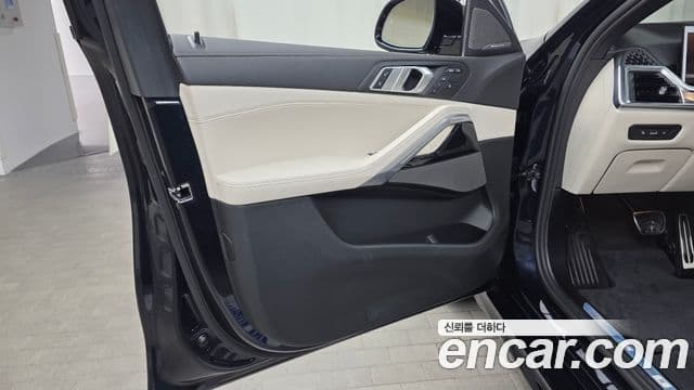 BMW X6 2025 — Photo 33/34