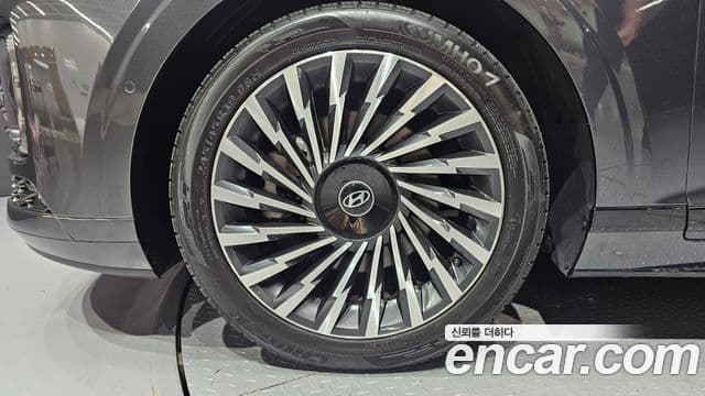 Hyundai Grandeur Hybrid 2023 — ფოტო 8/20
