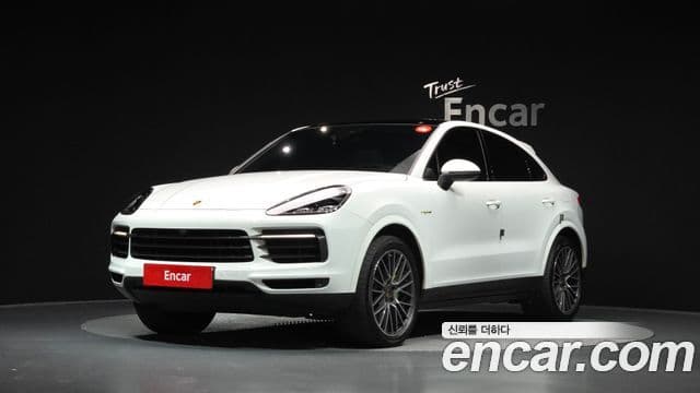 Porsche Cayenne 2020 — Photo 2/20