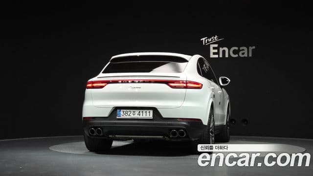 Porsche Cayenne 2020 — Photo 19/20