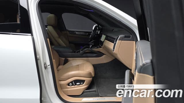 Porsche Cayenne 2020 — Photo 5/20