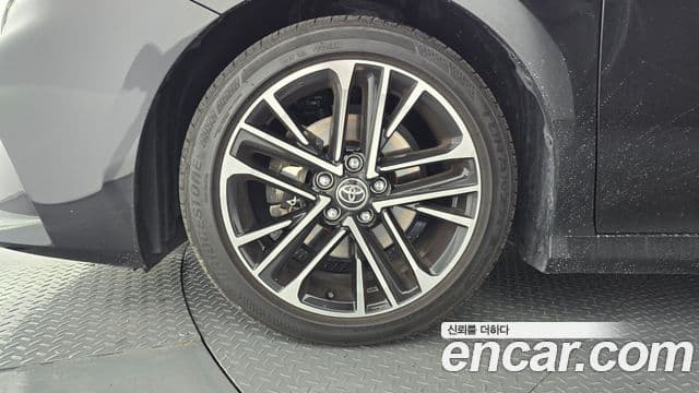 Toyota Camry 2025 — ფოტო 28/30