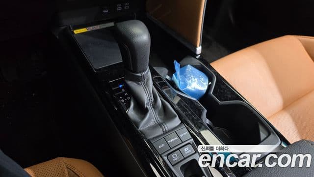 Toyota Camry 2025 — ფოტო 22/30