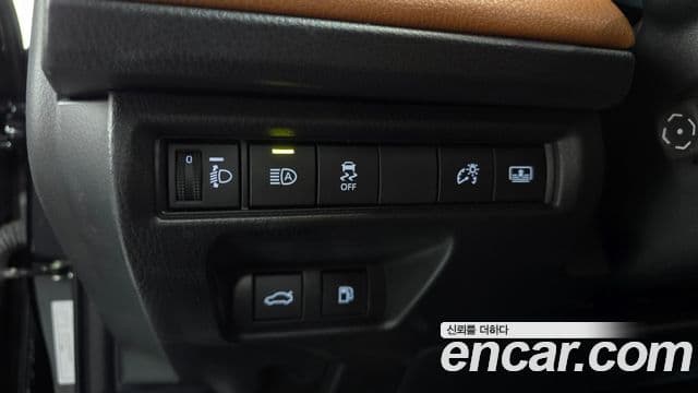 Toyota Camry 2025 — ფოტო 30/30