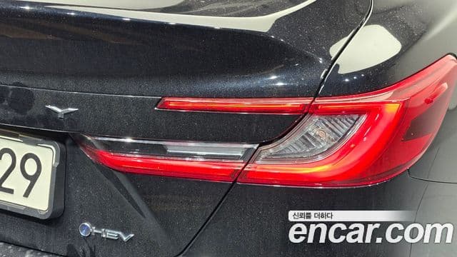 Toyota Camry 2025 — ფოტო 11/30