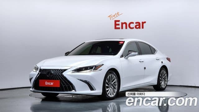 Lexus ES300h 2023 — Photo 25/34