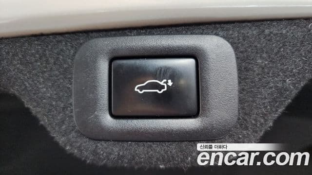 Lexus ES300h 2023 — Photo 21/34