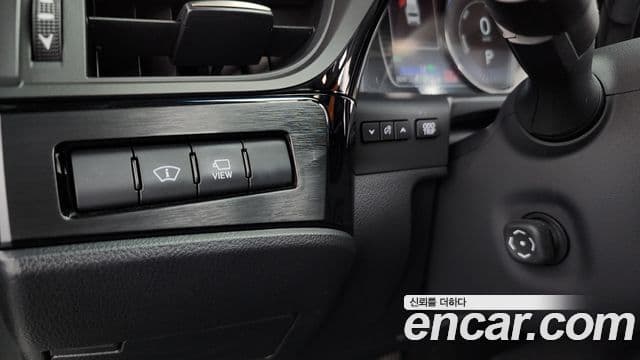 Lexus ES300h 2023 — Photo 20/34