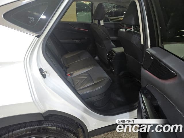Lexus NX350h 2024 — Photo 8/20