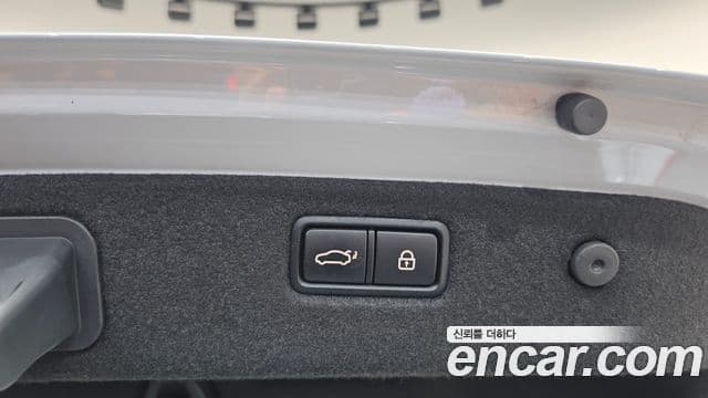 Genesis G70 2019 — Şəkil 34/35