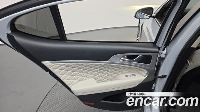 Genesis G70 2019 — Şəkil 30/35