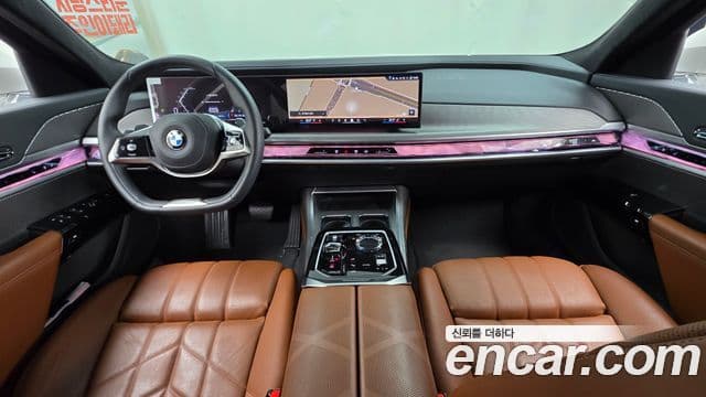 BMW 7 Series 2023 — Photo 28/36