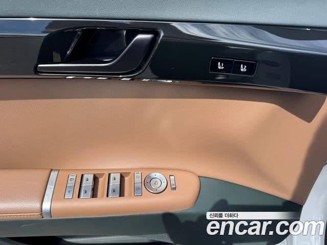 Hyundai Grandeur Hybrid 2023 — Photo 19/19