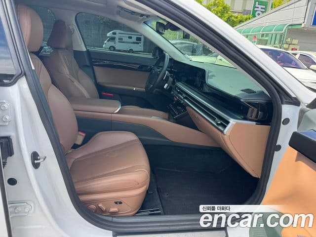 Hyundai Grandeur Hybrid 2023 — Photo 8/19