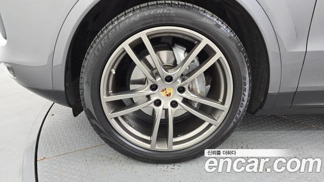 Porsche Cayenne 2021 — Şəkil 23/34