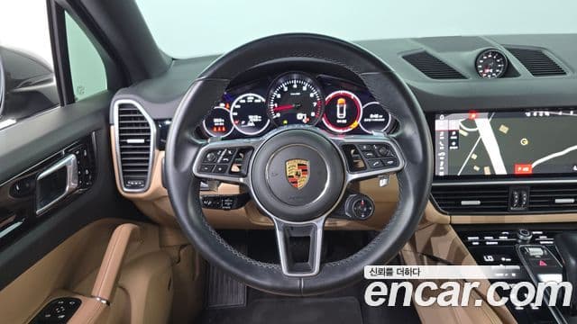 Porsche Cayenne 2021 — Şəkil 16/34