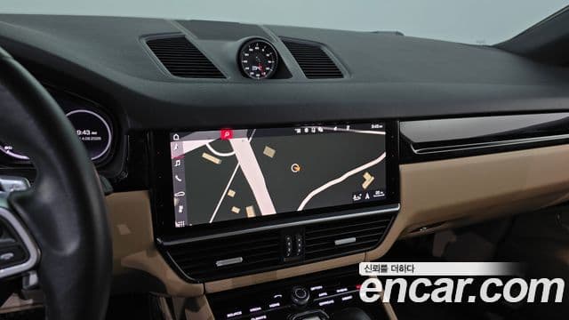Porsche Cayenne 2021 — Şəkil 26/34