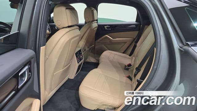 Porsche Cayenne 2021 — Şəkil 15/34