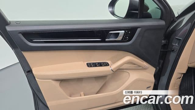 Porsche Cayenne 2021 — Şəkil 12/34